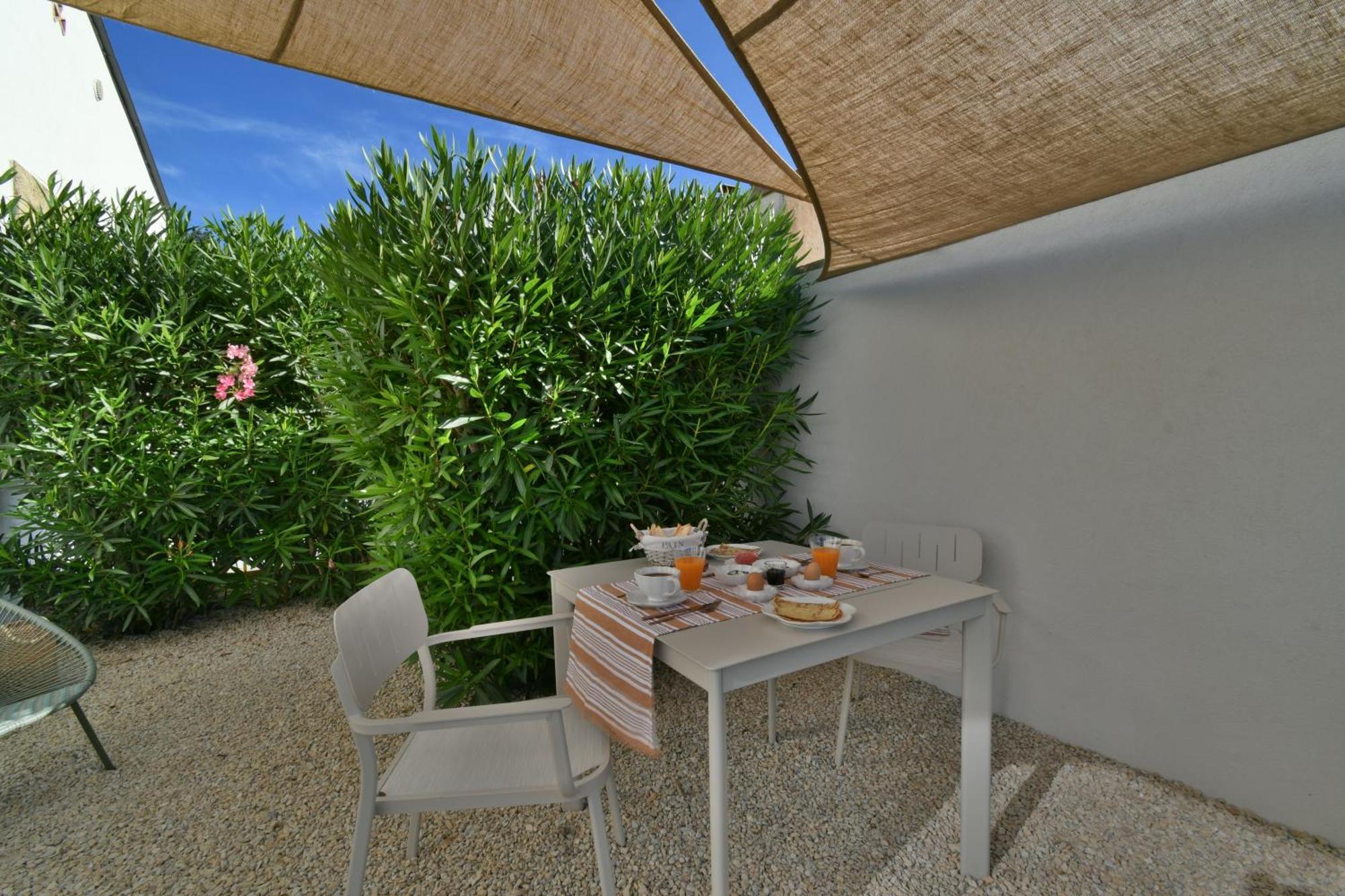 Une Nuit En Luberon Puyvert Exterior photo