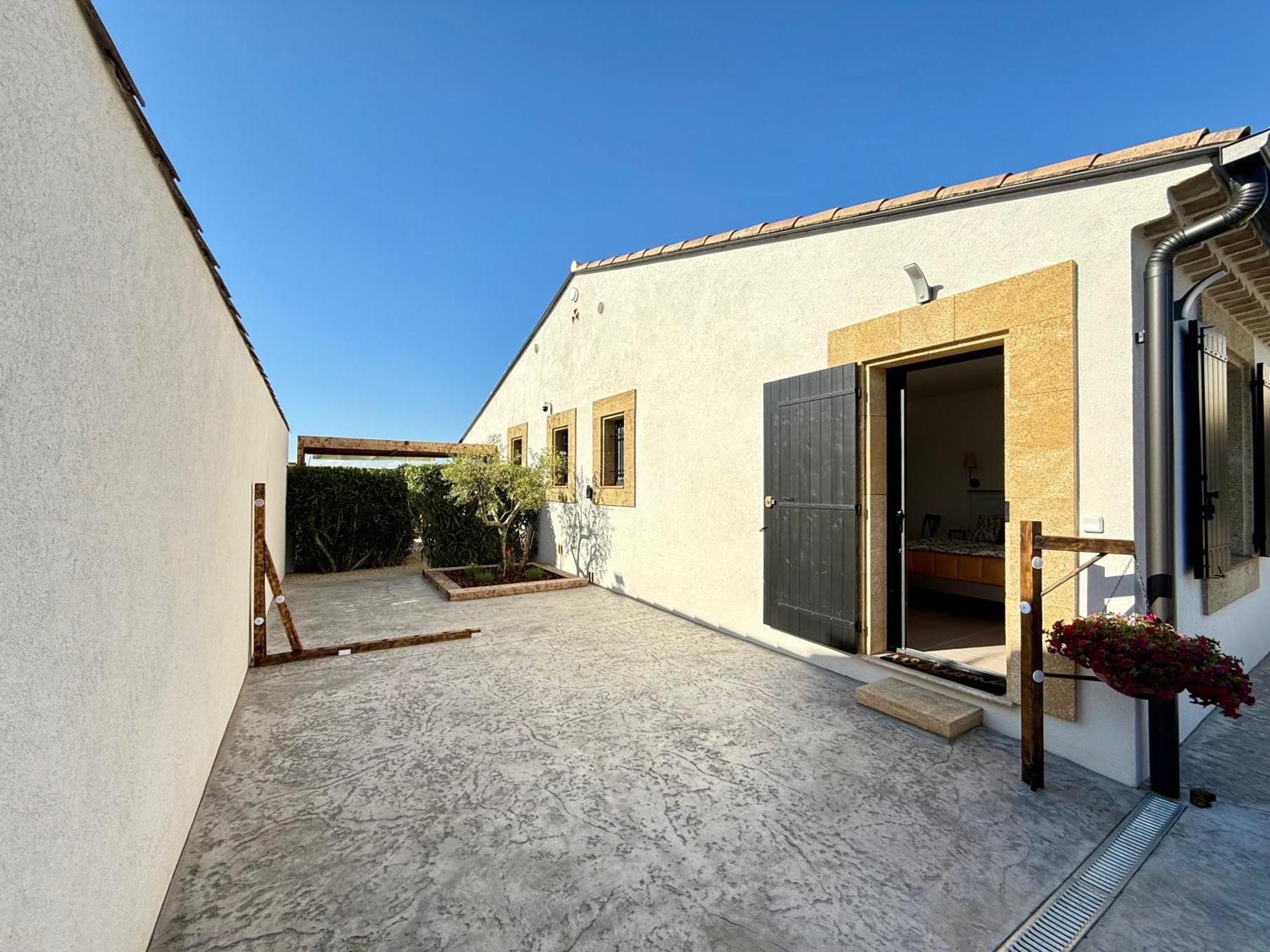 Une Nuit En Luberon Puyvert Exterior photo