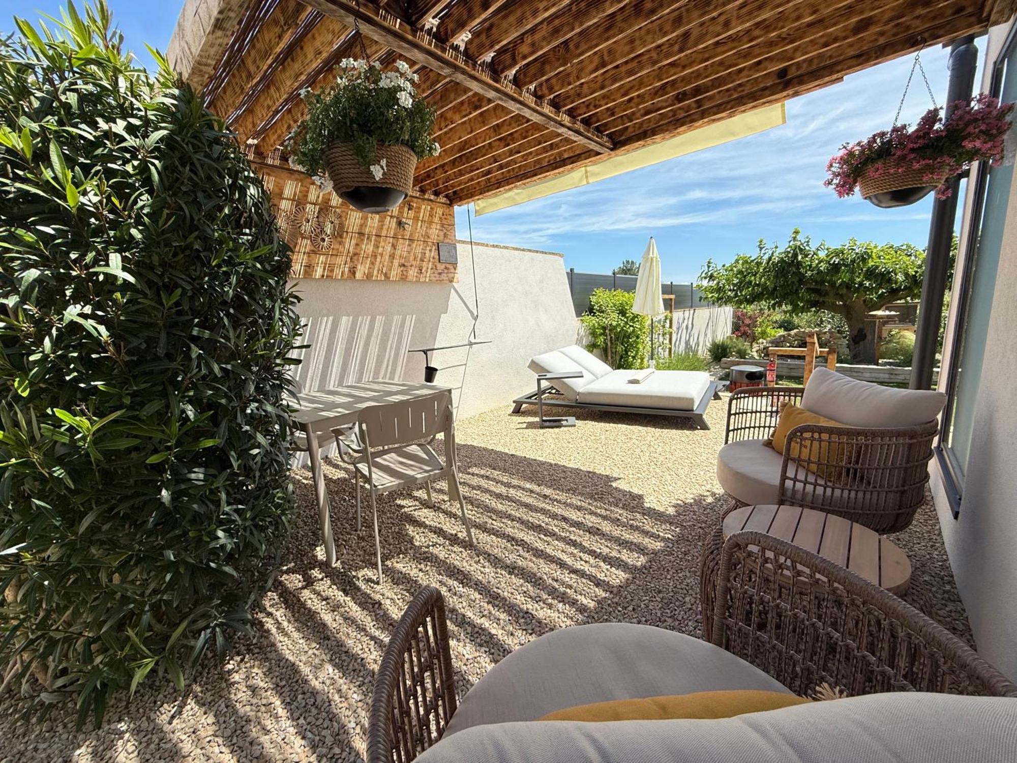 Une Nuit En Luberon Puyvert Exterior photo